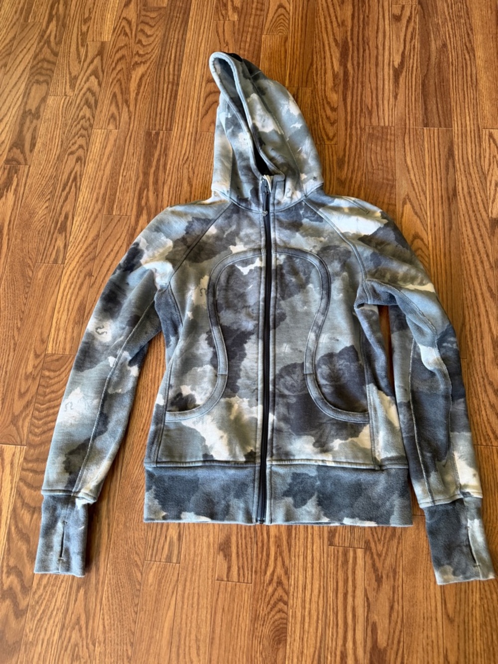 Lululemon Grey camo hoody approx sz 4/6